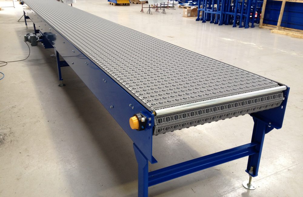 Modular Belt with Transverse Rollers for manual sort